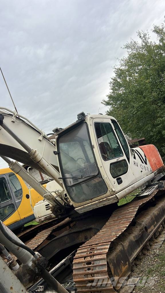 CASE CX 240 Καμπίνες και εσωτερικό