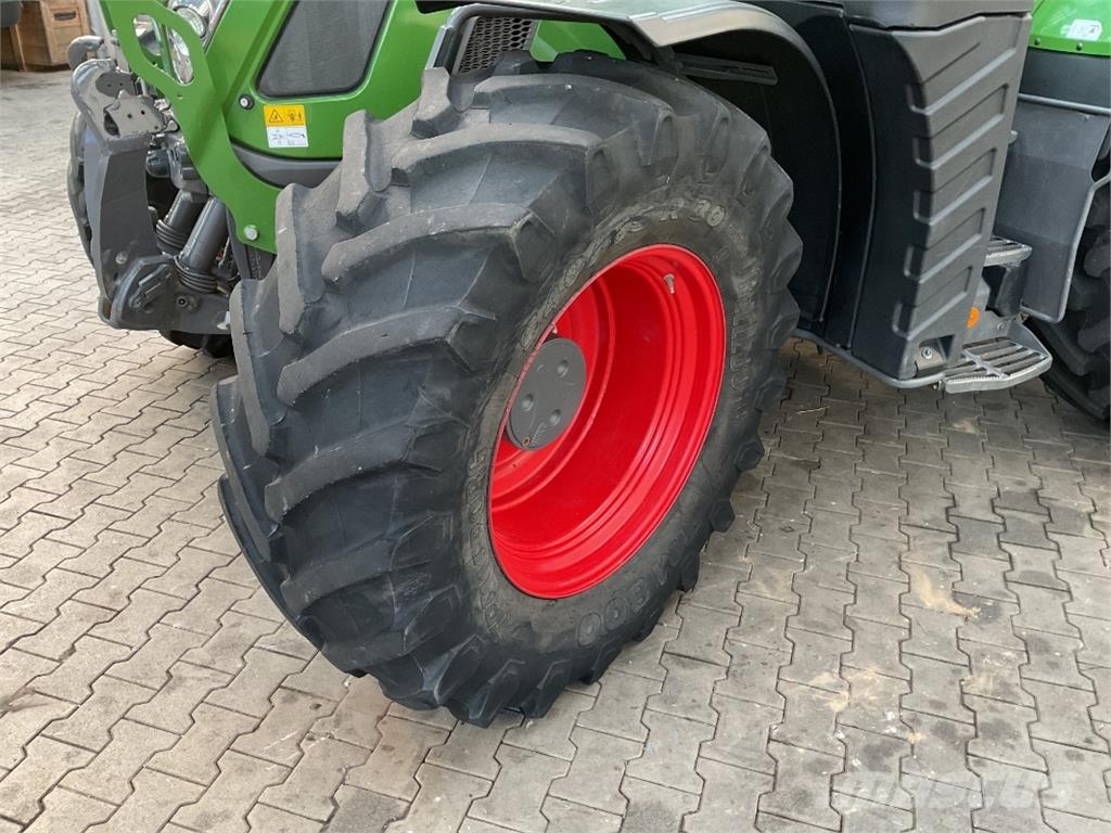 Fendt 720 Vario Traktori