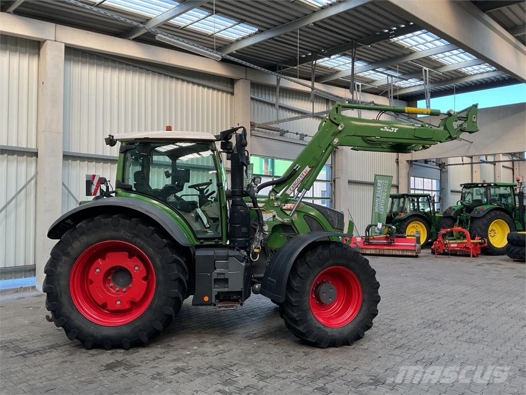 Fendt 720 Vario Traktori
