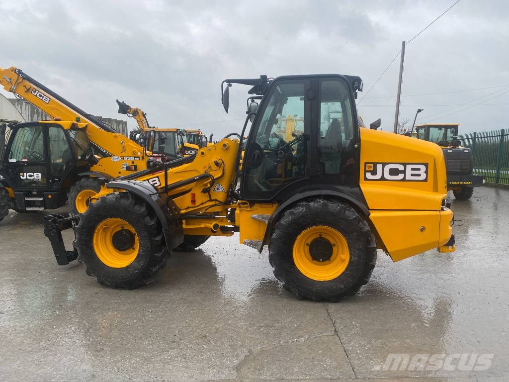 JCB TM 320 S Teleskopiniai krautuvai žemės ūkiui