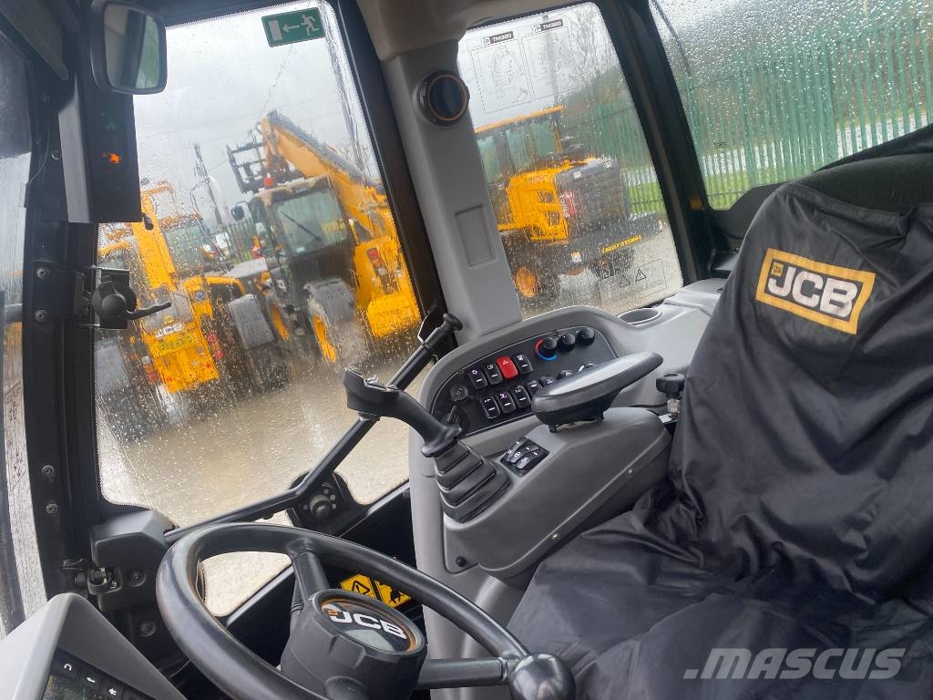 JCB TM 320 S Teleskopiniai krautuvai žemės ūkiui