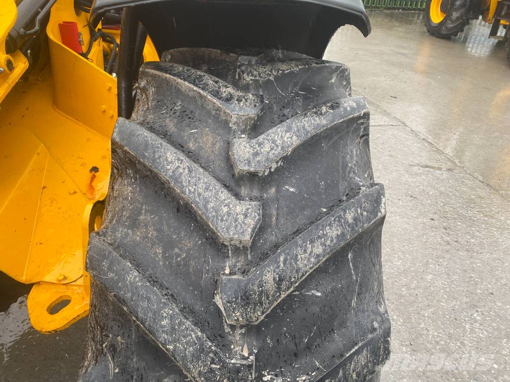 JCB TM 320 S Teleskopiniai krautuvai žemės ūkiui