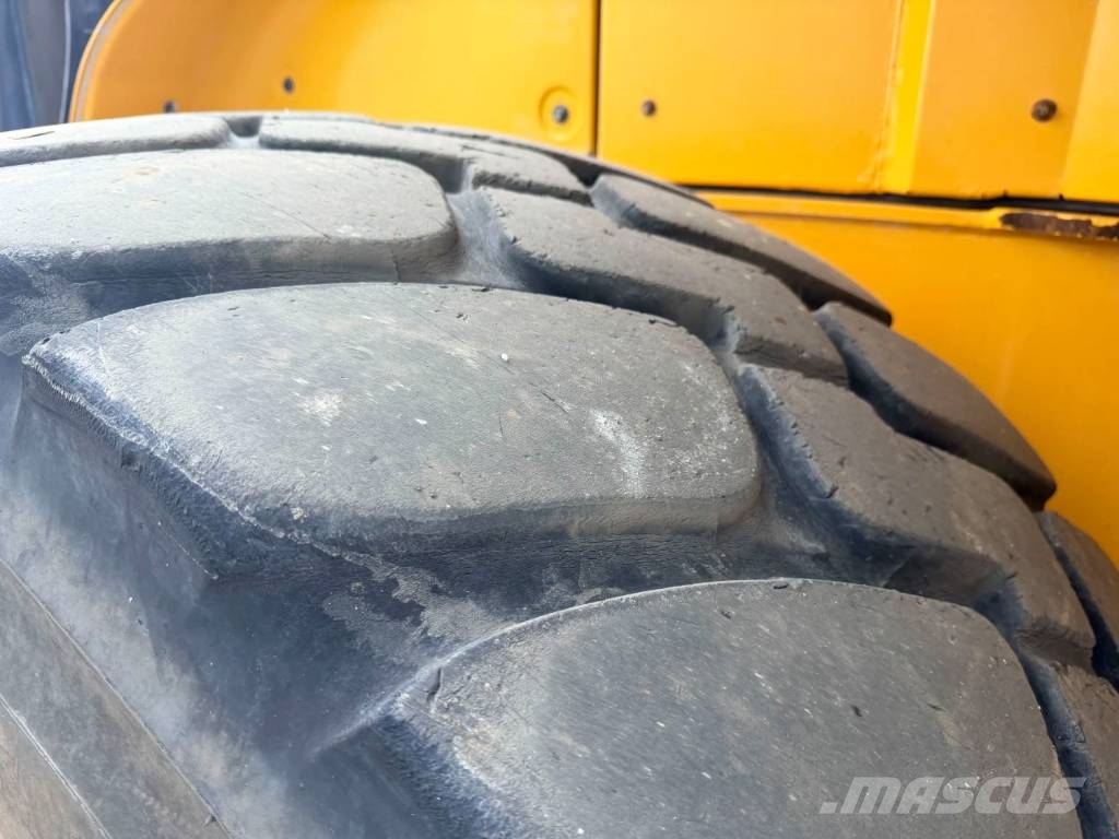 Volvo L180G Iekrāvēji uz riteņiem