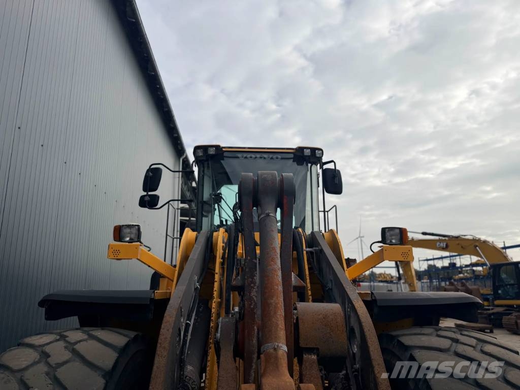 Volvo L180G Iekrāvēji uz riteņiem