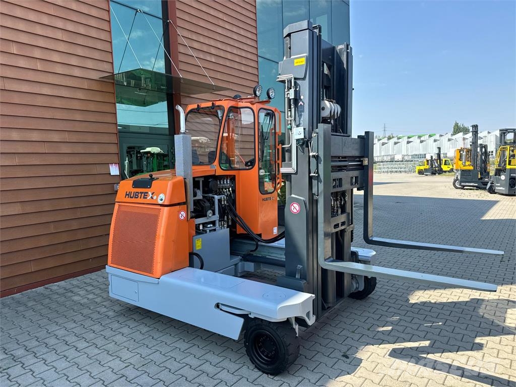 Hubtex DQ45 G //LPG//Triple//Only 1116 hours ! Like new شاحنة المناولة رباعية الاتجاهات