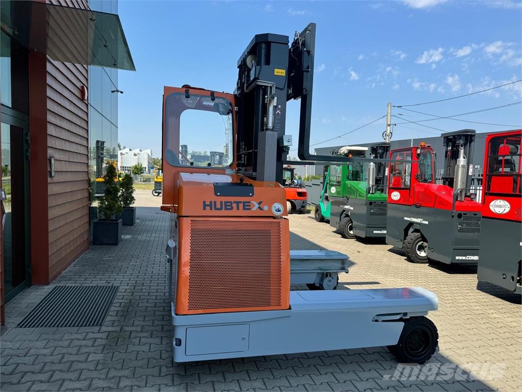 Hubtex DQ45 G //LPG//Triple//Only 1116 hours ! Like new شاحنة المناولة رباعية الاتجاهات