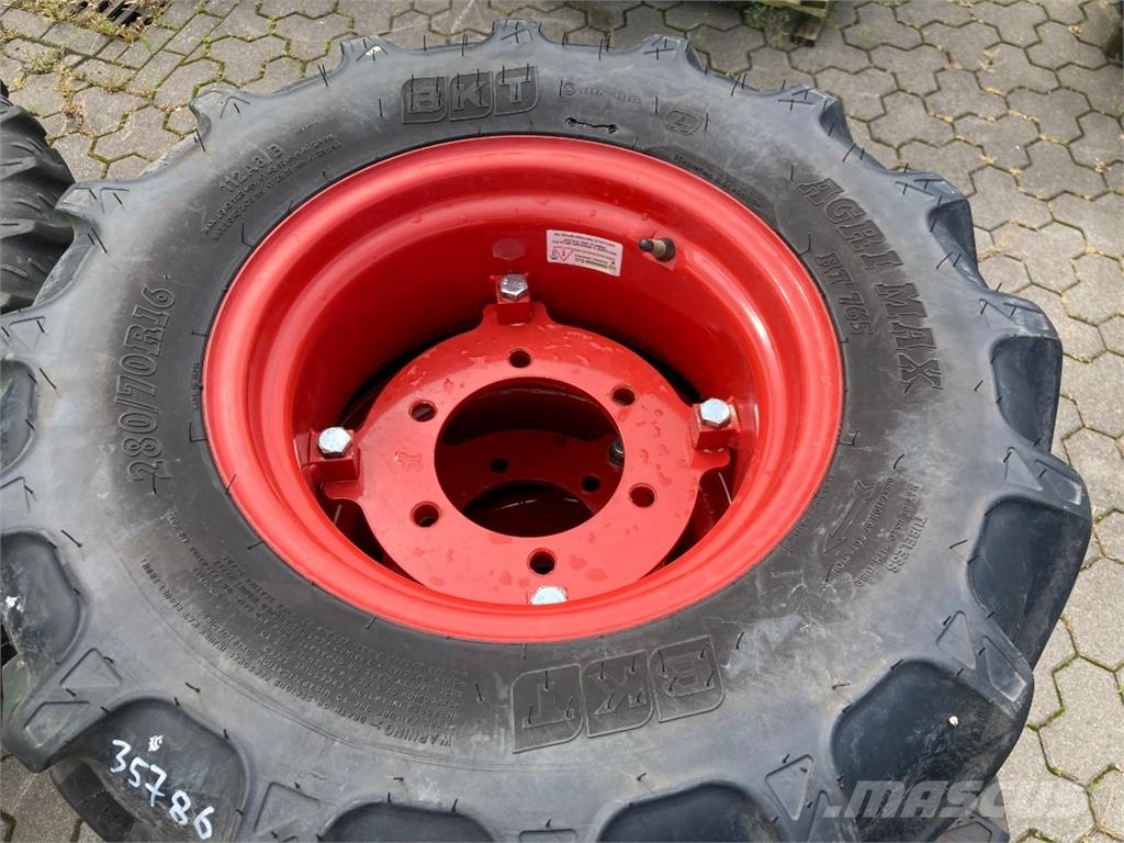 Sonstige 280/70R16 & 360/70R24 Muut maatalouskoneet