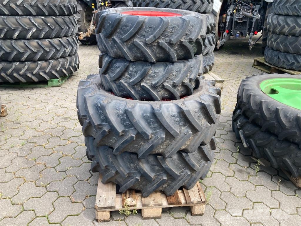 Sonstige 280/70R16 & 360/70R24 Muut maatalouskoneet