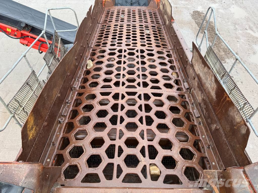 Terex Finlay 883 - Automatic Greasing / Caterpillar Engine Crible