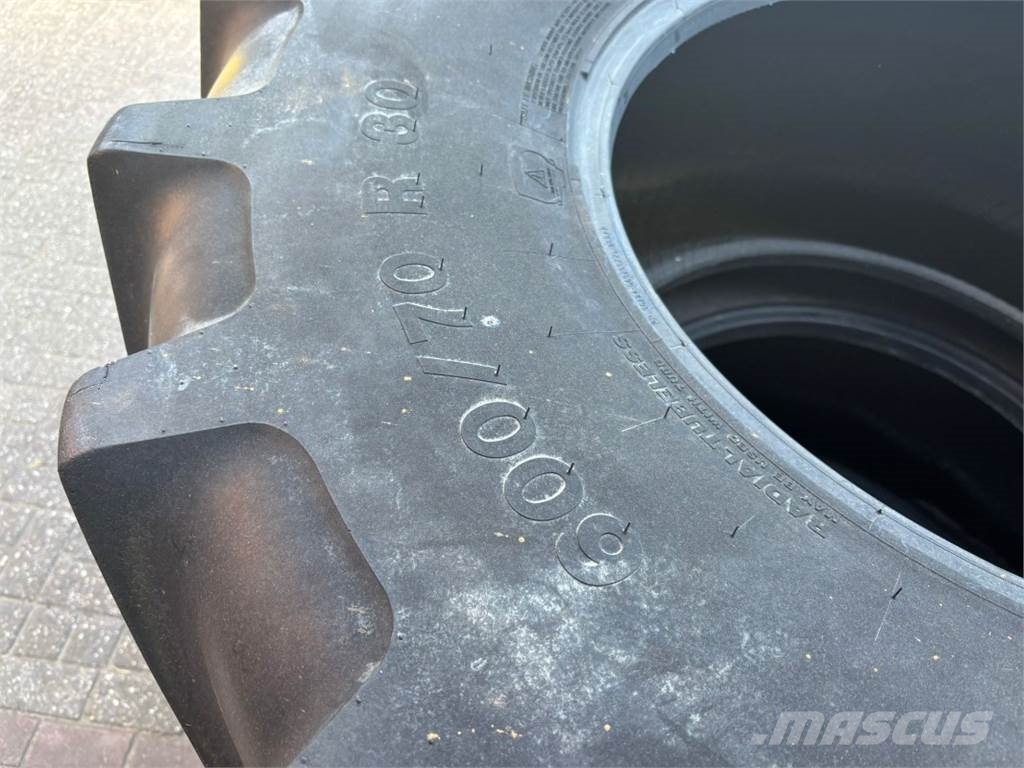 Vredestein 710/70 R42 + 600/70 R30 Tyres, wheels and rims