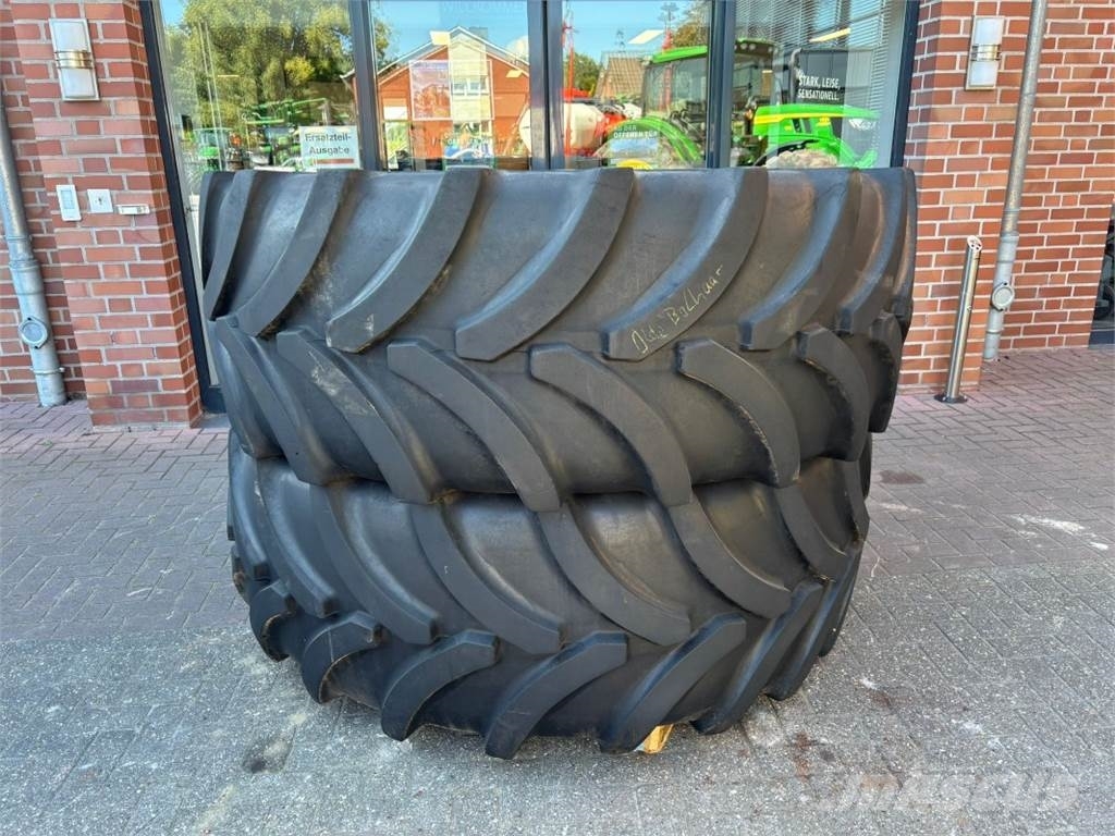 Vredestein 710/70 R42 + 600/70 R30 Tyres, wheels and rims