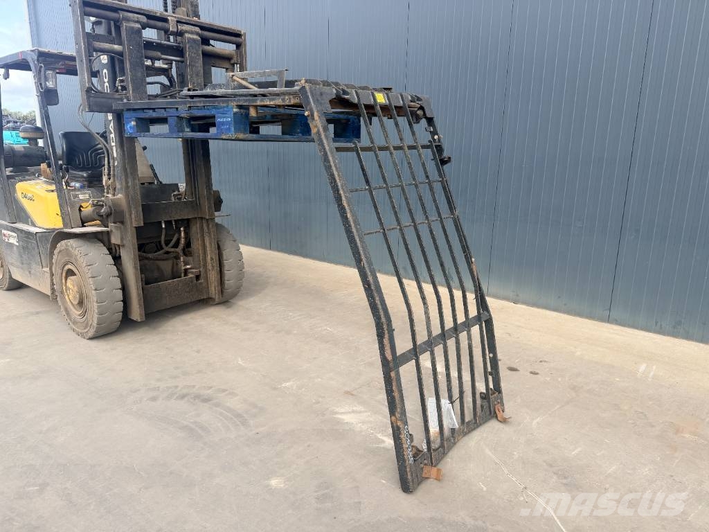 CAT 313E / 320F / 323E / 325F / 329E/ 330F / 336E / 3 Cabins and interior