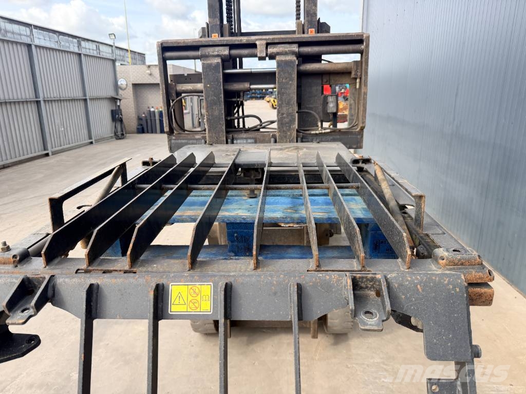 CAT 313E / 320F / 323E / 325F / 329E/ 330F / 336E / 3 Cabins and interior