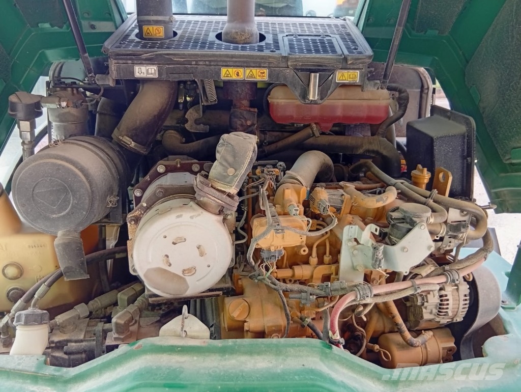 CAT 908M Naudoti ratiniai krautuvai