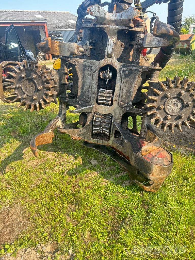 Komatsu 931 XC 收割机