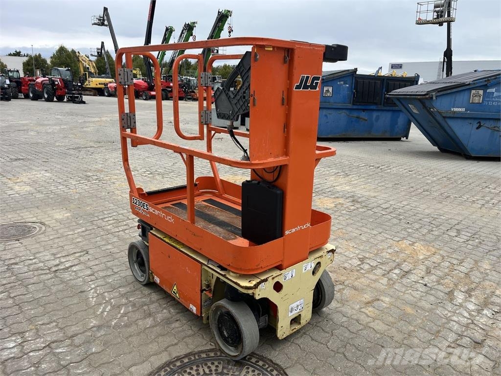 JLG 1230ES Plataformas con jaula de elevación