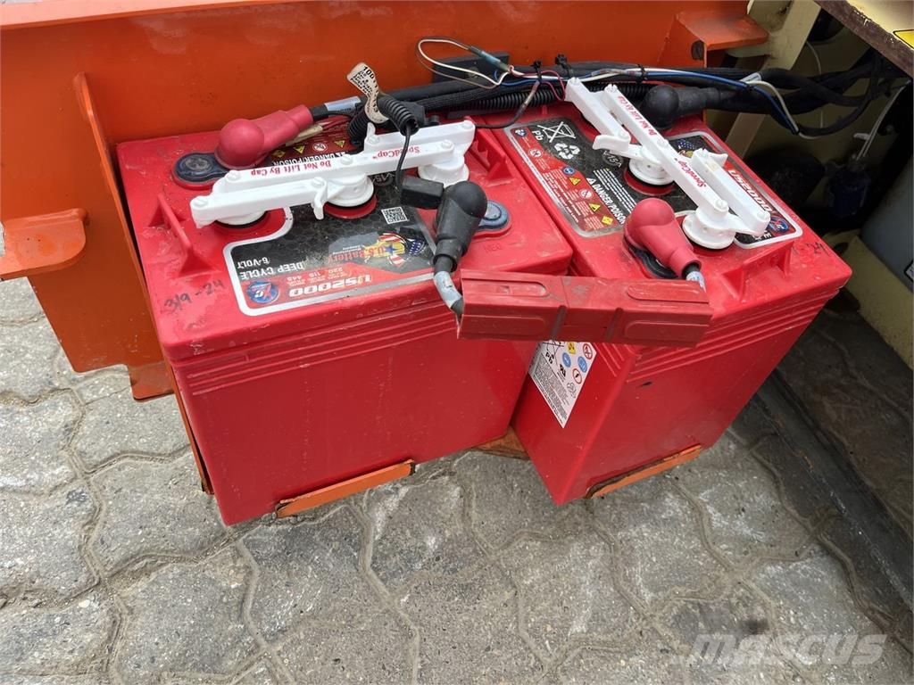 JLG 1230ES Plataformas con jaula de elevación