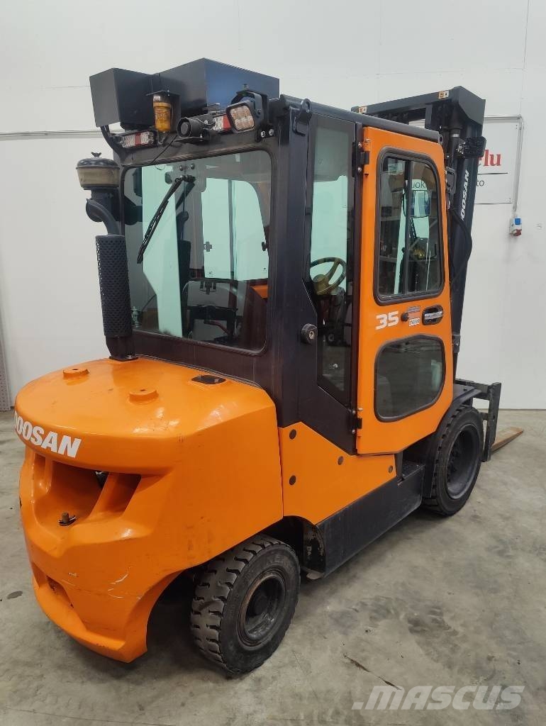 Doosan D35C7 DIESELTRUKKI Dízel targoncák