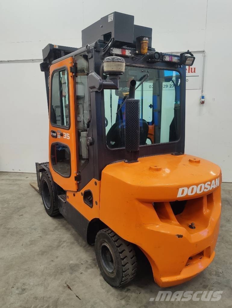 Doosan D35C7 DIESELTRUKKI Dízel targoncák