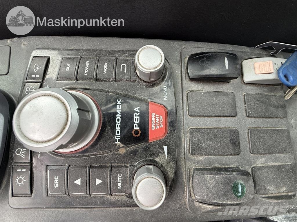 Hidromek HMK370 LC HD Roomikekskavaatorid