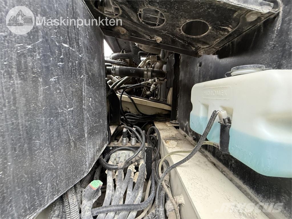 Hidromek HMK370 LC HD Roomikekskavaatorid