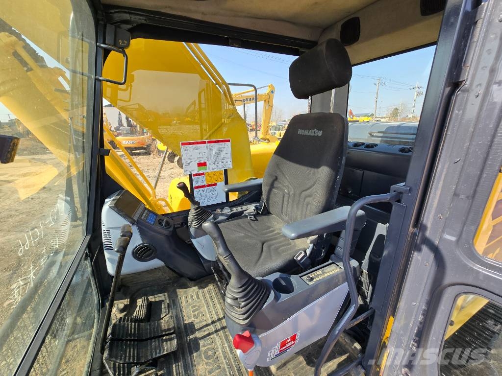 Komatsu PC220-8 Εκσκαφείς με ερπύστριες