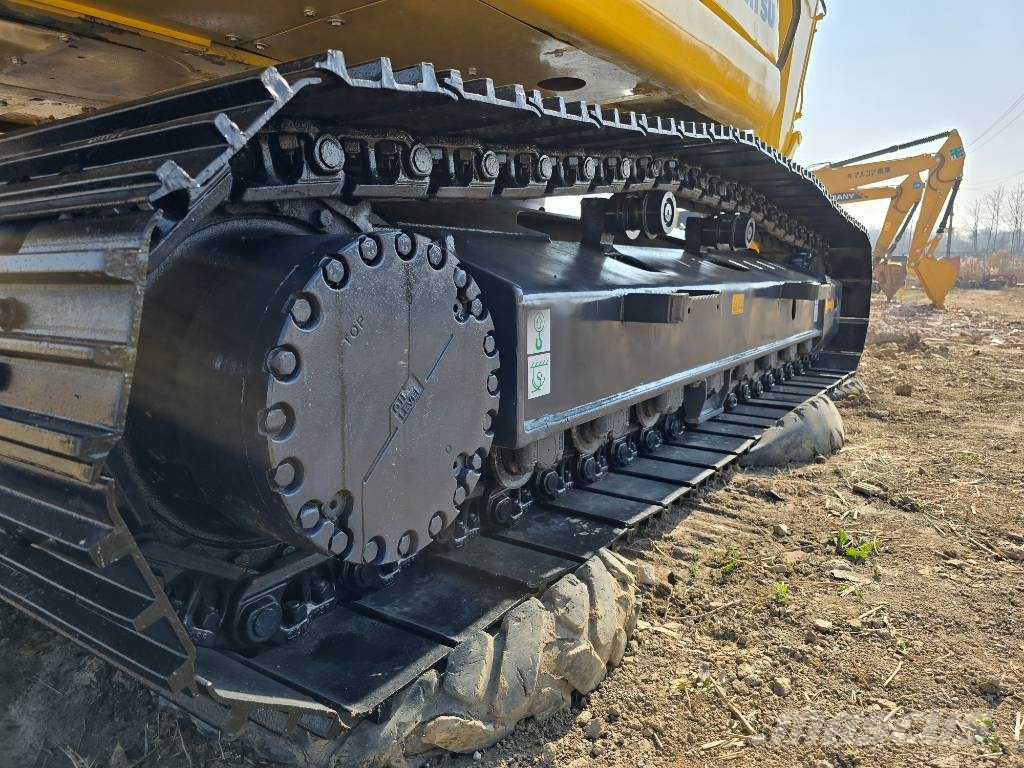 Komatsu PC220-8 Εκσκαφείς με ερπύστριες