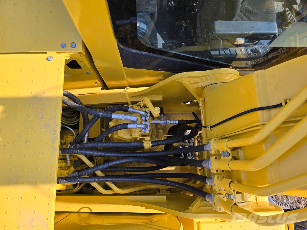 Komatsu PC220-8 Εκσκαφείς με ερπύστριες