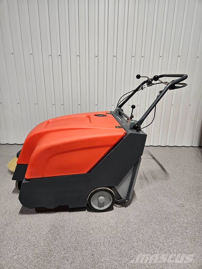 Hako Sweepmaster B800 Innendørs feiemaskiner