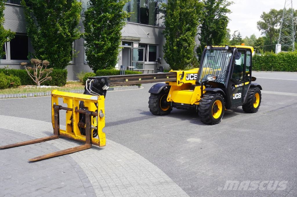 JCB 525-60T5 / 2022 / 860 MTH! / 2.5 T / Reach 6 m / j 伸缩臂叉装车|叉装车