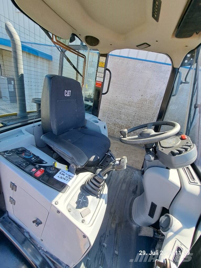 CAT 907 M | PG + LS Pyöräkuormaajat
