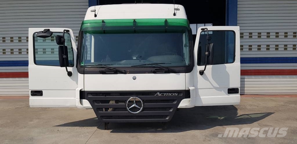 Mercedes-Benz Actros MB2 MEGA SPACE Kabinen