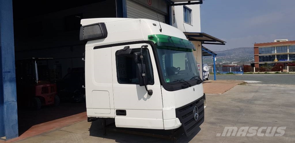 Mercedes-Benz Actros MB2 MEGA SPACE Kabinen
