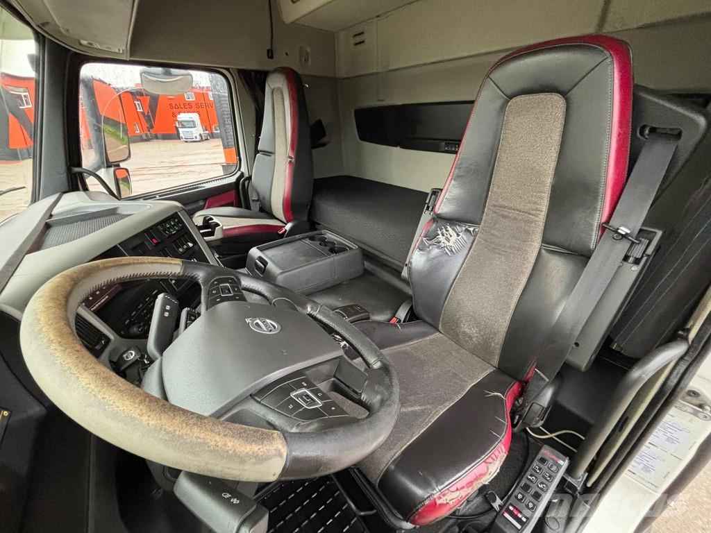 Volvo FM 500 8x4*4 HIAB XR 20 ton / L=5600 mm Camion ampliroll
