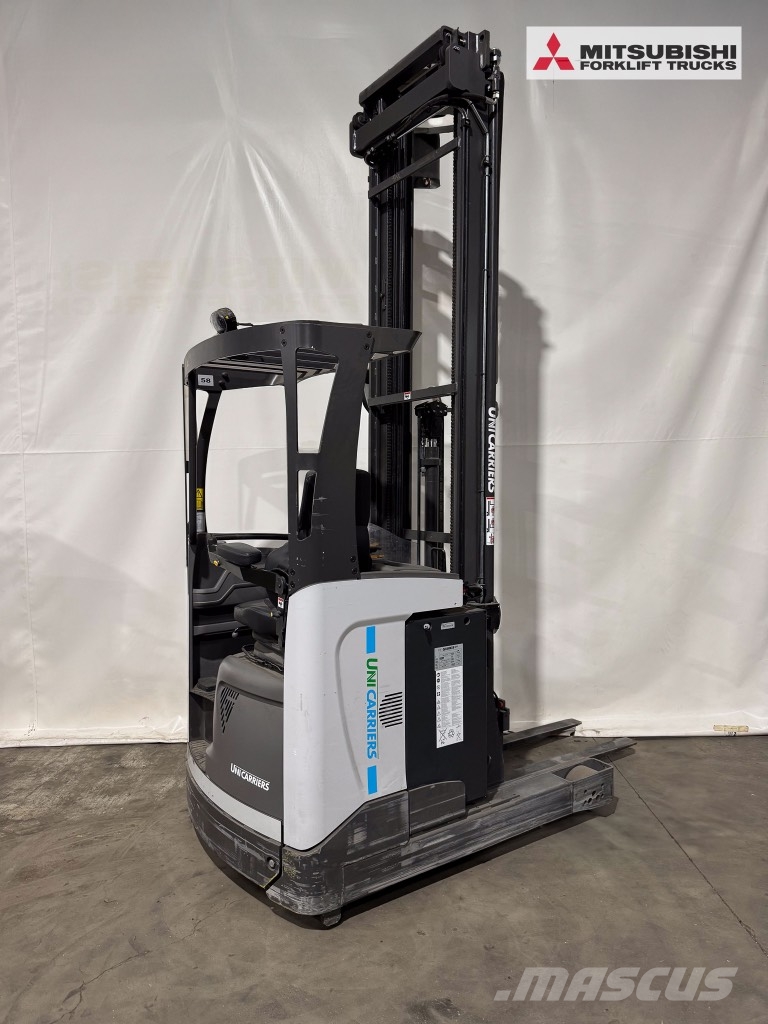 UniCarriers 160DTFVRF917UMS - 2384 Std. Reach truck