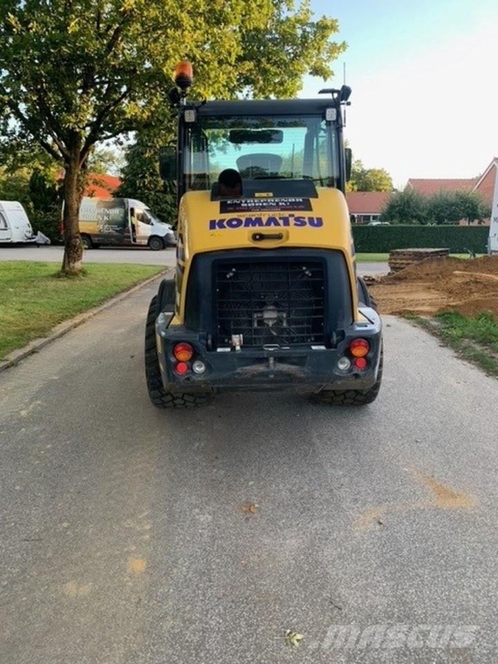 Komatsu WA70M-8EO Pale multiuso
