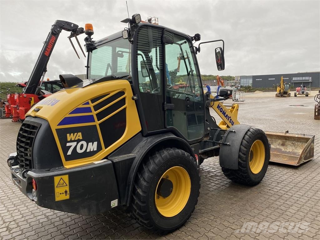 Komatsu WA70M-8EO لوادر متعددة الأغراض