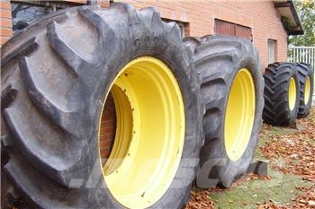 John Deere Good Year Continental 900 / 50 R 42 Reifen