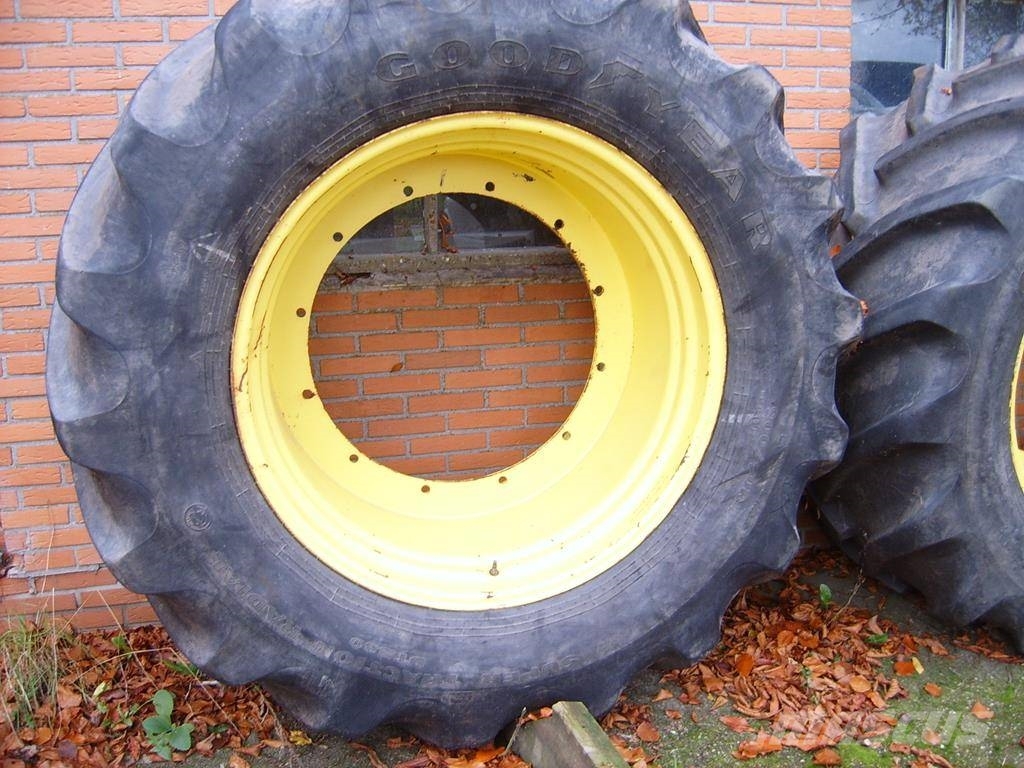 John Deere Good Year Continental 900 / 50 R 42 Reifen