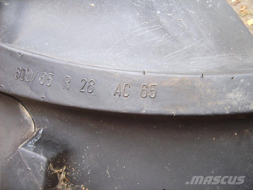 John Deere Good Year Continental 900 / 50 R 42 Reifen
