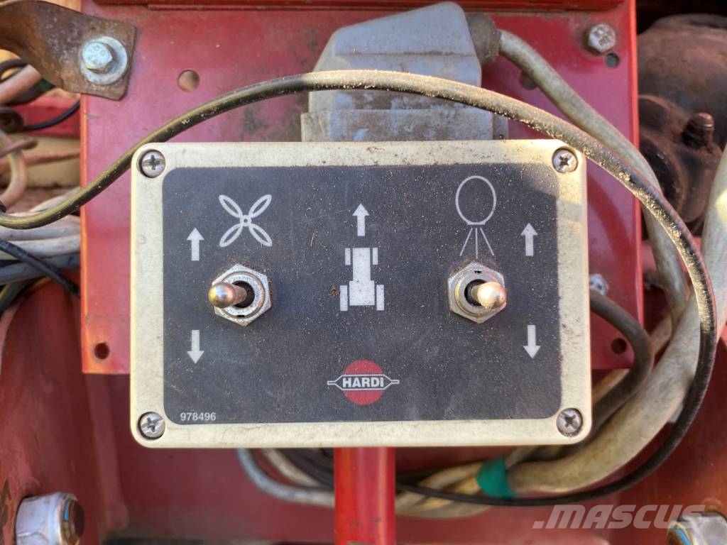 Hardi Commander 2800 Plus Tažené postřikovače