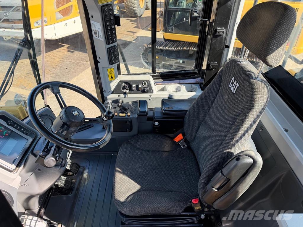 CAT 962K . لوادر بعجل