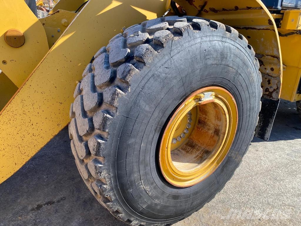 CAT 962K . لوادر بعجل