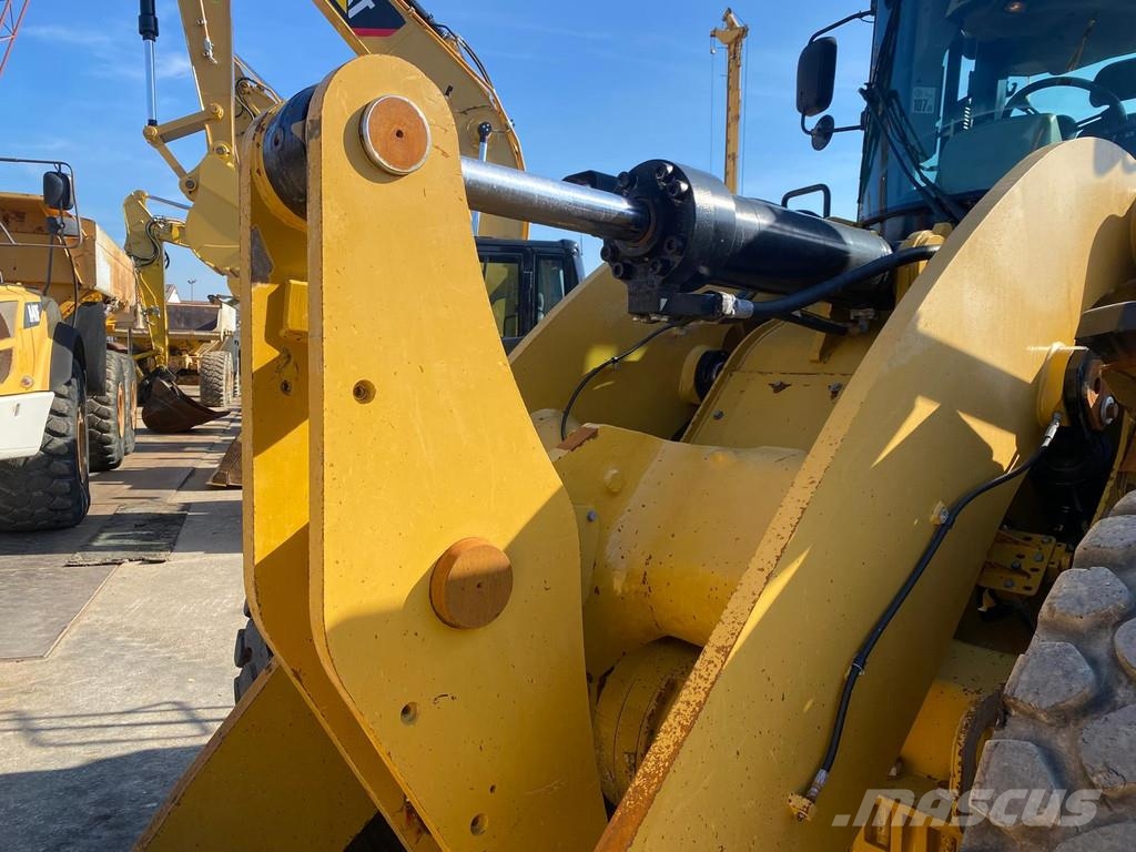 CAT 962K . Radlader