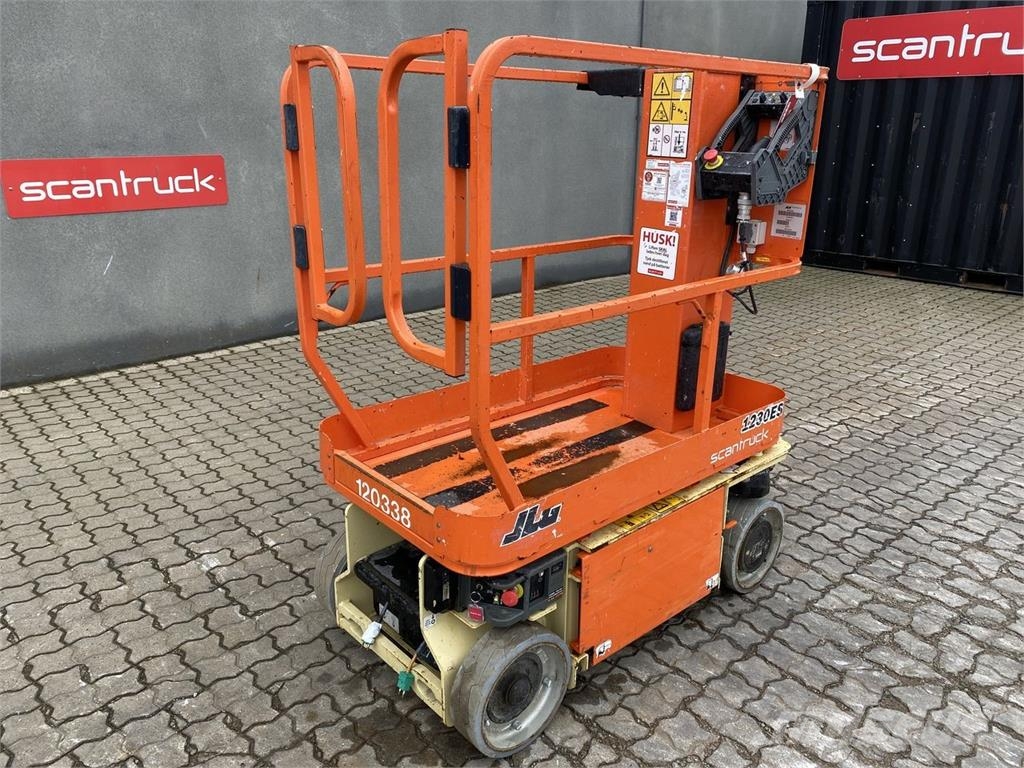 JLG 1230ES Plataformas con jaula de elevación
