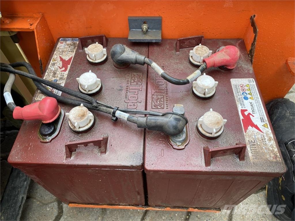 JLG 1230ES Plataformas con jaula de elevación