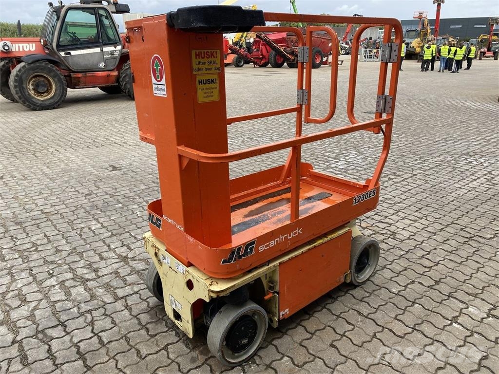 JLG 1230ES Plataformas con jaula de elevación