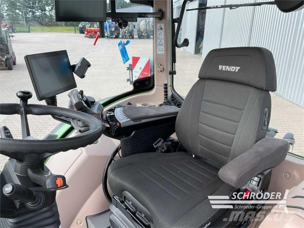 Fendt 724 VARIO GEN7 PROFI PLUS Трактори