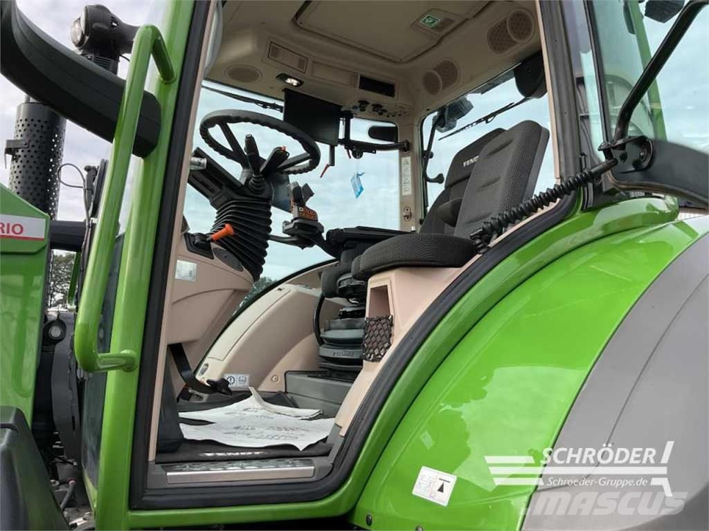 Fendt 724 VARIO GEN7 PROFI PLUS Трактори