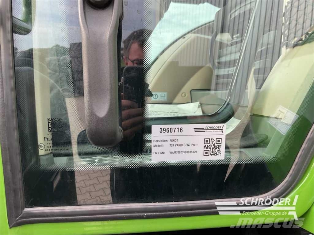 Fendt 724 VARIO GEN7 PROFI PLUS Трактори